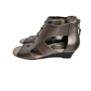 NWOT Aerosoles Layette Sandals Leather Metallic Wedge Sz 7M